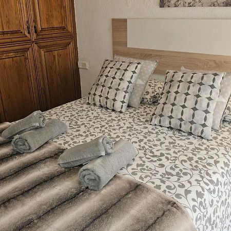 Ideal Holiday Apartment One Bedroom City Center Málaga Buitenkant foto