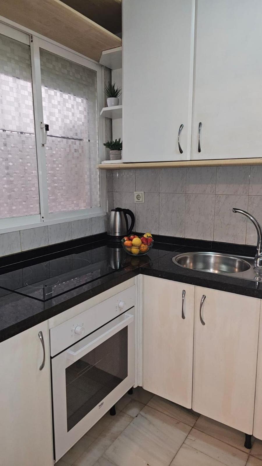 Ideal Holiday Apartment One Bedroom City Center Málaga Buitenkant foto