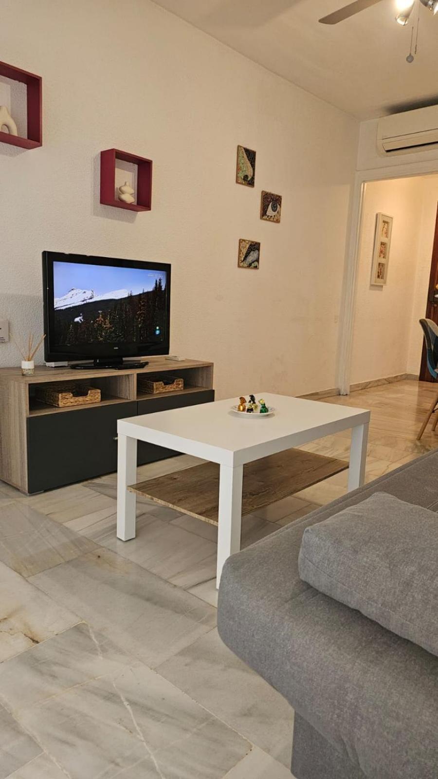 Ideal Holiday Apartment One Bedroom City Center Málaga Buitenkant foto
