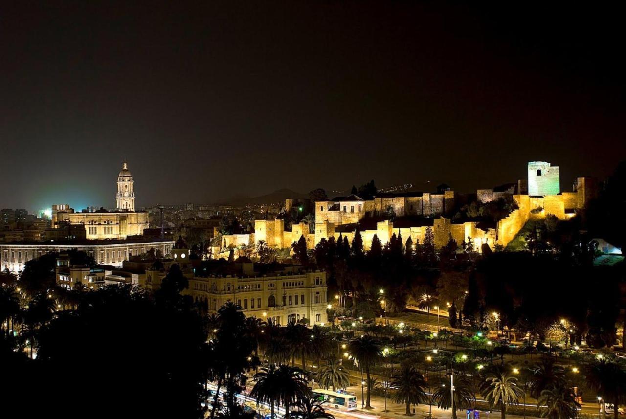 Ideal Holiday Apartment One Bedroom City Center Málaga Buitenkant foto